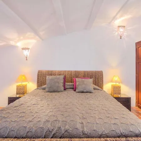Вилла Sleeps 18 Air Con Wifi *
